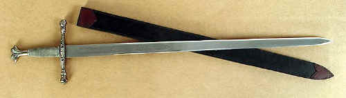 SD523_Charles-V_2-Handed_Sword.JPG (37108 bytes)